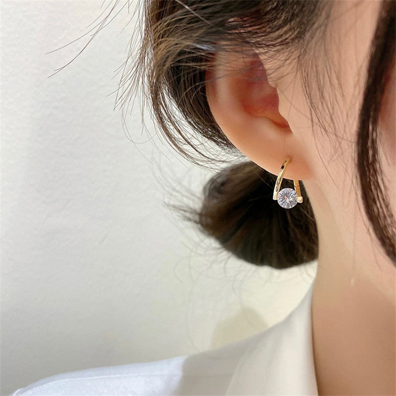 Simple Black White Irregular Polyhedron Pendant Small Earrings 2021 New Girl Unusual Earrings Fashion Korean Jewelry For Woman